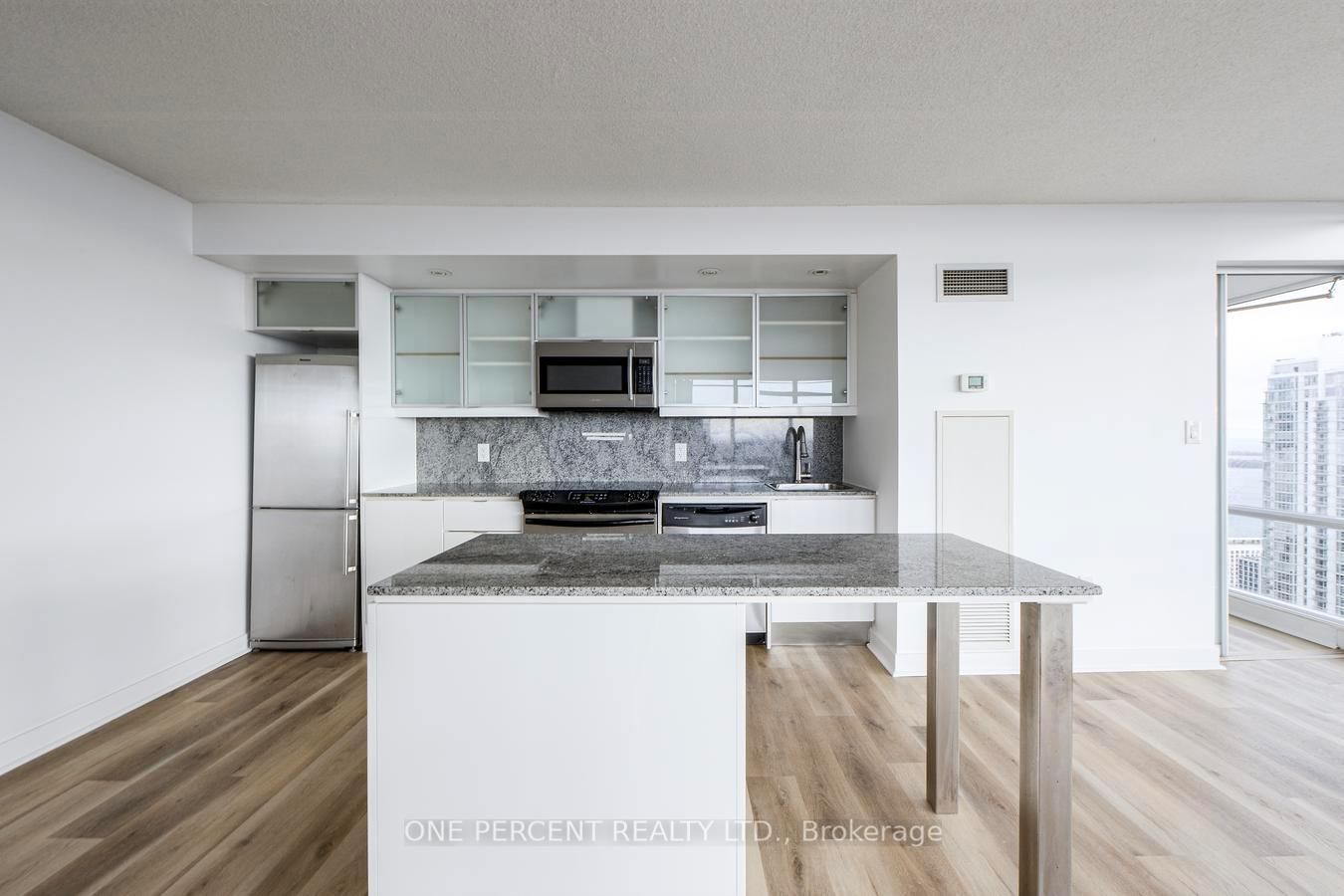 25 Telegram Mews • #5007 • Toronto, ON photo 14