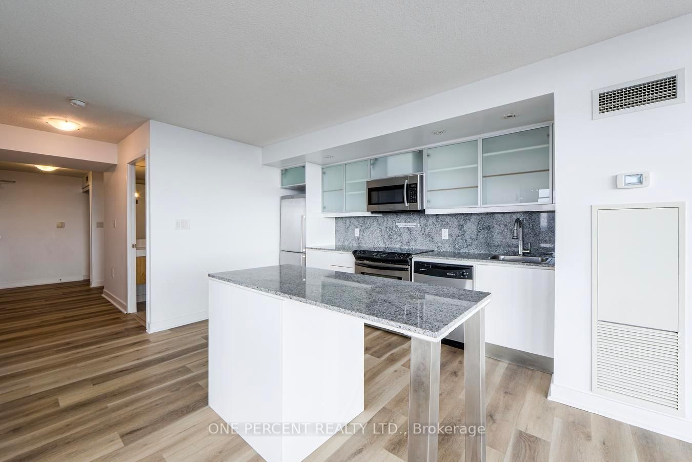 25 Telegram Mews • #5007 • Toronto, ON photo 15