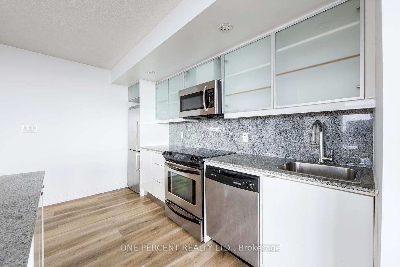 25 Telegram Mews • #5007 • Toronto, ON photo 17
