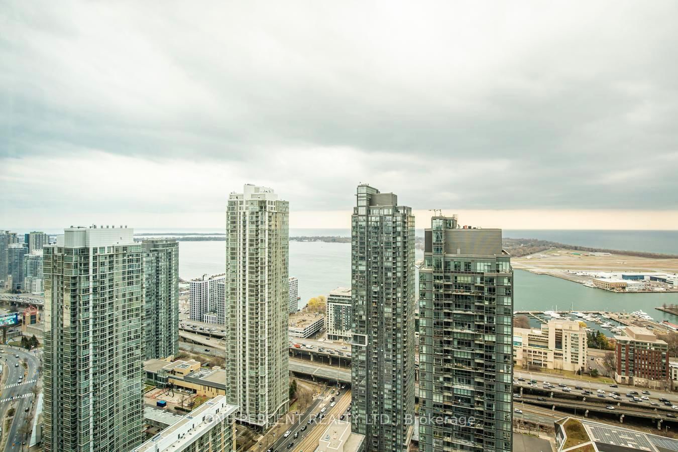 25 Telegram Mews • #5007 • Toronto, ON photo 36