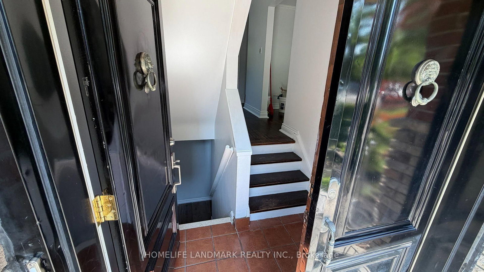 702 Sheppard Ave E Avenue E, Toronto 4
