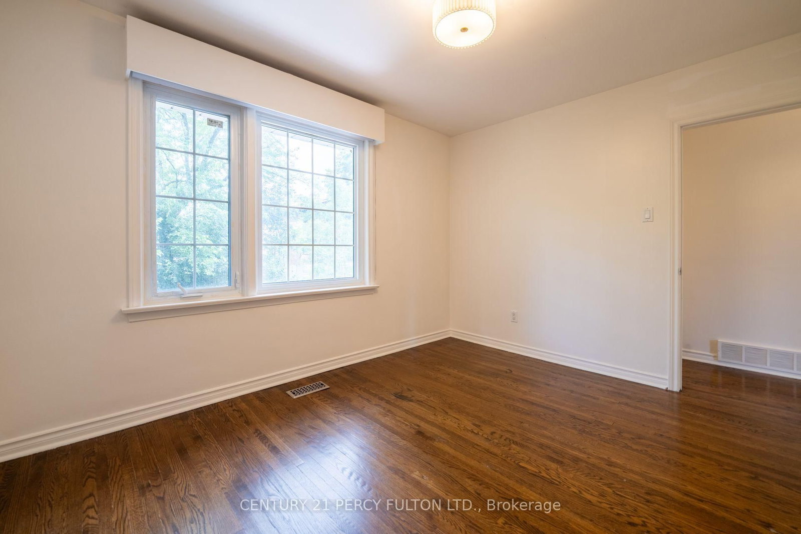 6 Donna Court • Toronto, ON photo 28