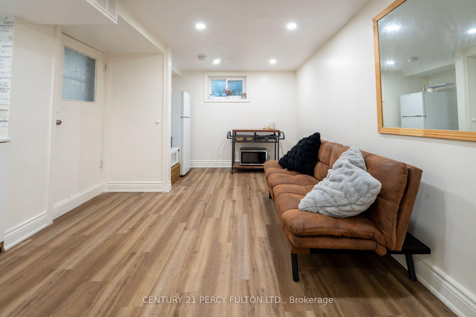 6 Donna Court • Toronto, ON photo 37