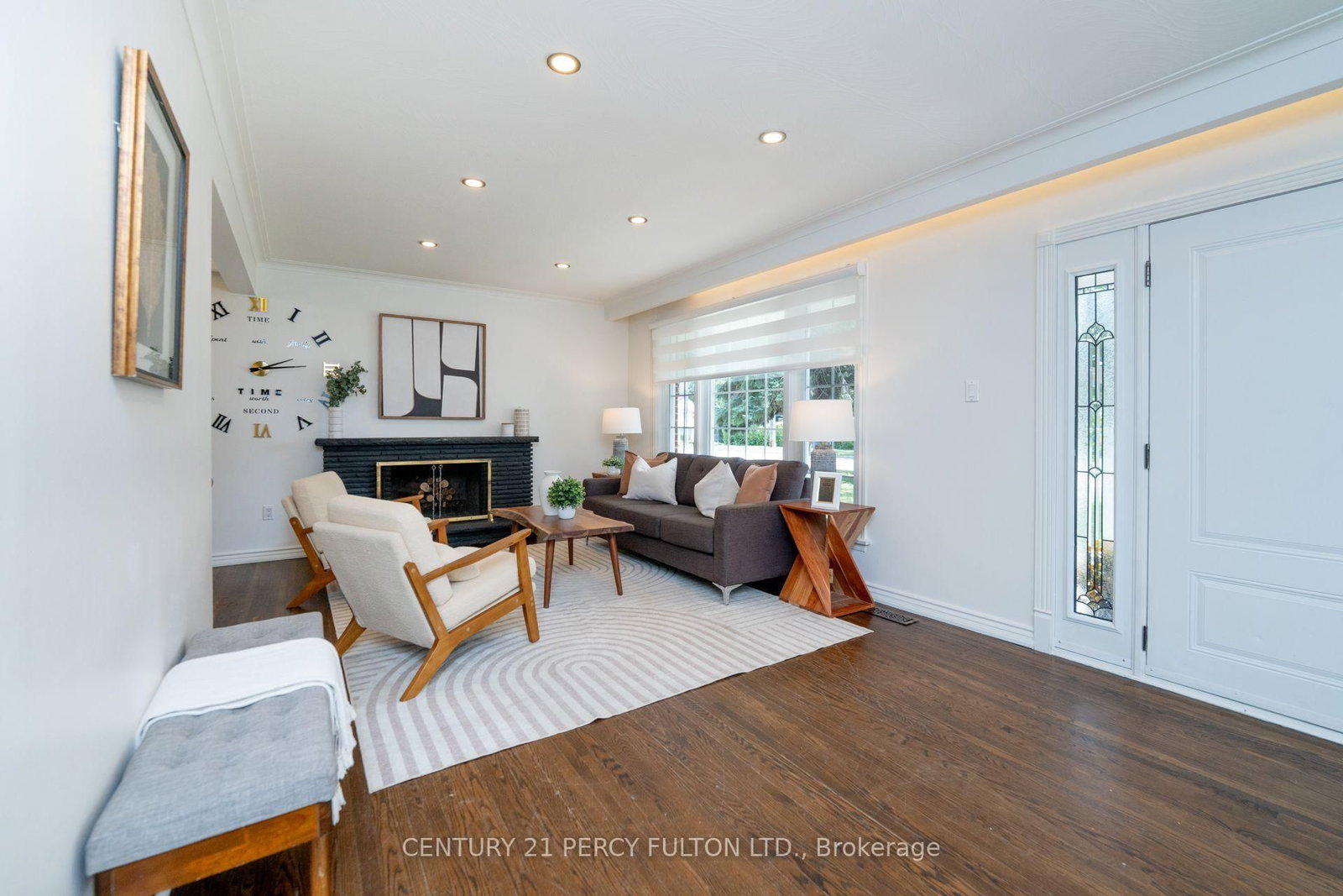 6 Donna Court • Toronto, ON photo 9