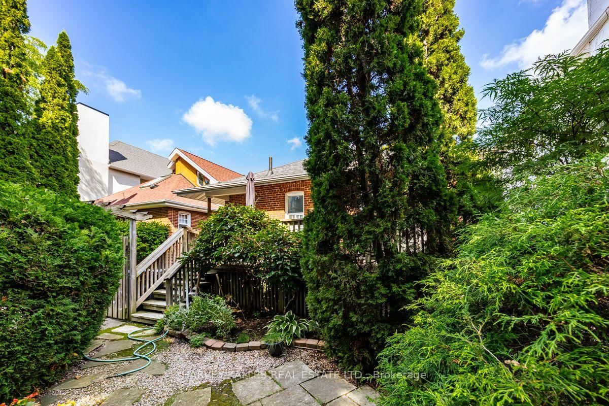109 Old Orchard Grove • Toronto, ON photo 14