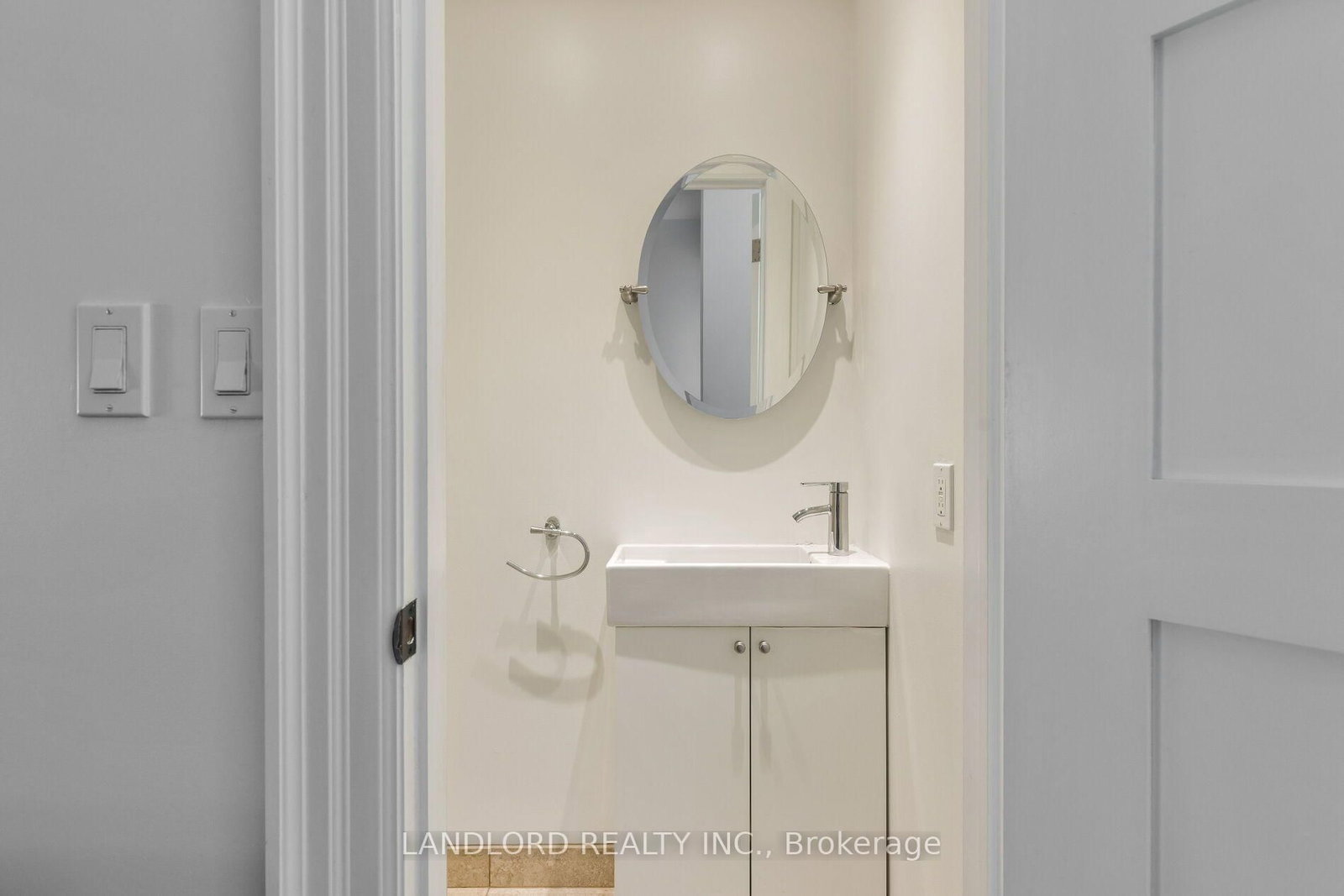 107A Scollard Street • Toronto, ON photo 17