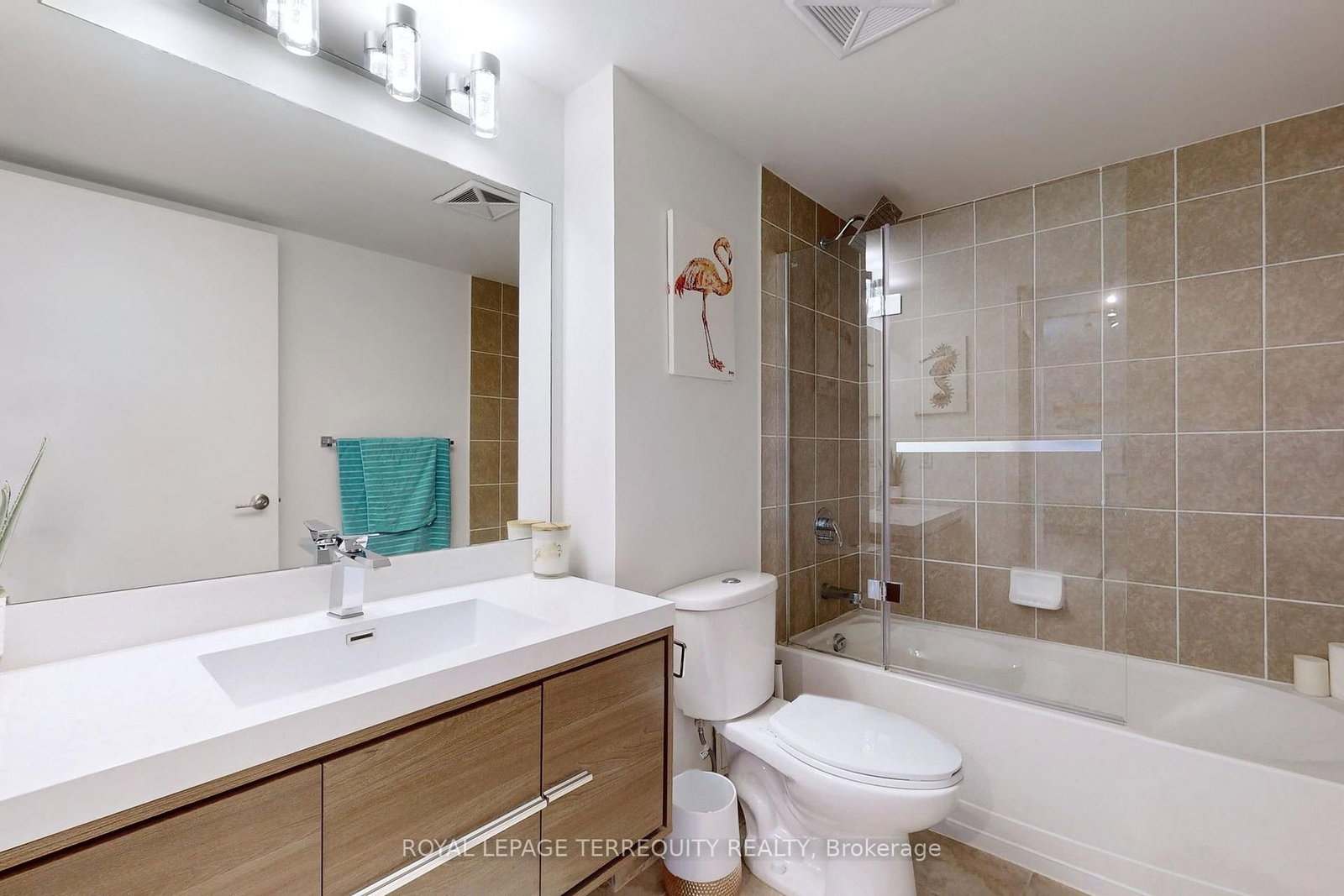 38 Joe Shuster Way • #710 • Toronto, ON photo 16