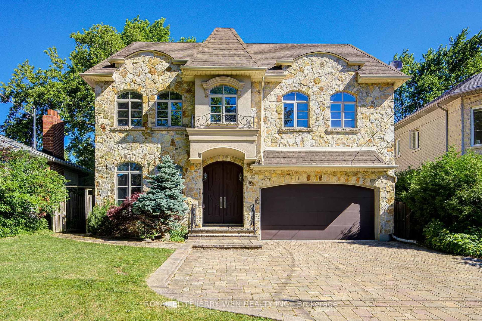 330 Hillcrest Avenue • Toronto, ON photo 1