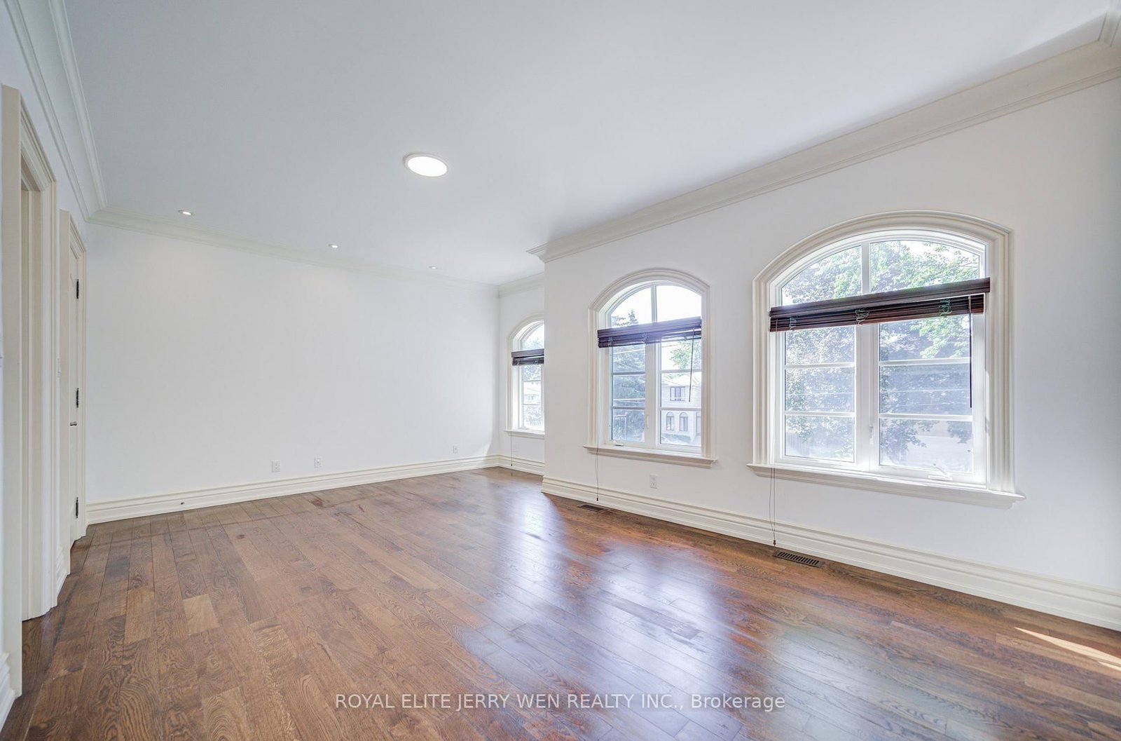 330 Hillcrest Avenue • Toronto, ON photo 24