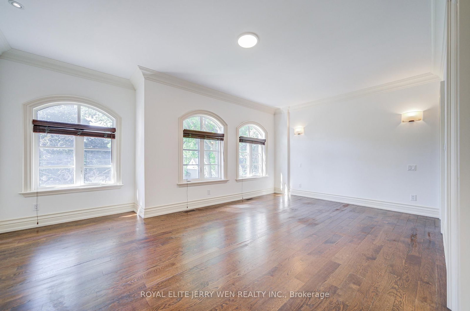 330 Hillcrest Avenue • Toronto, ON photo 25
