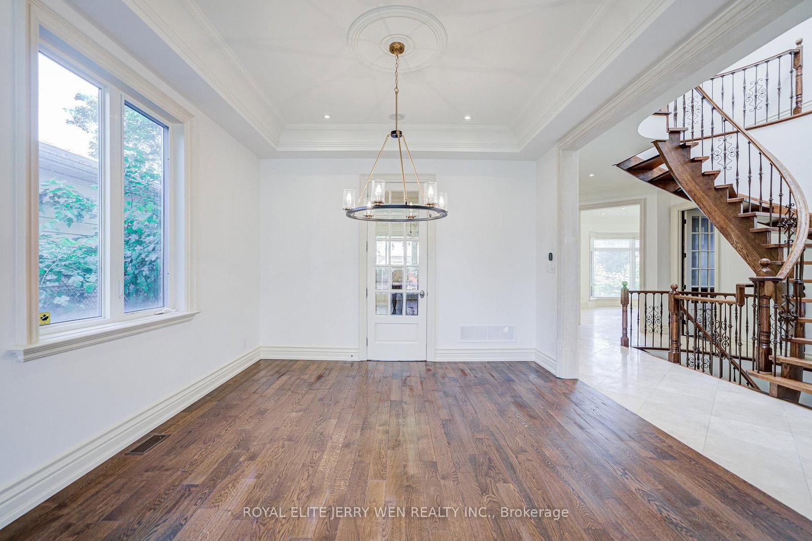 330 Hillcrest Avenue • Toronto, ON photo 8