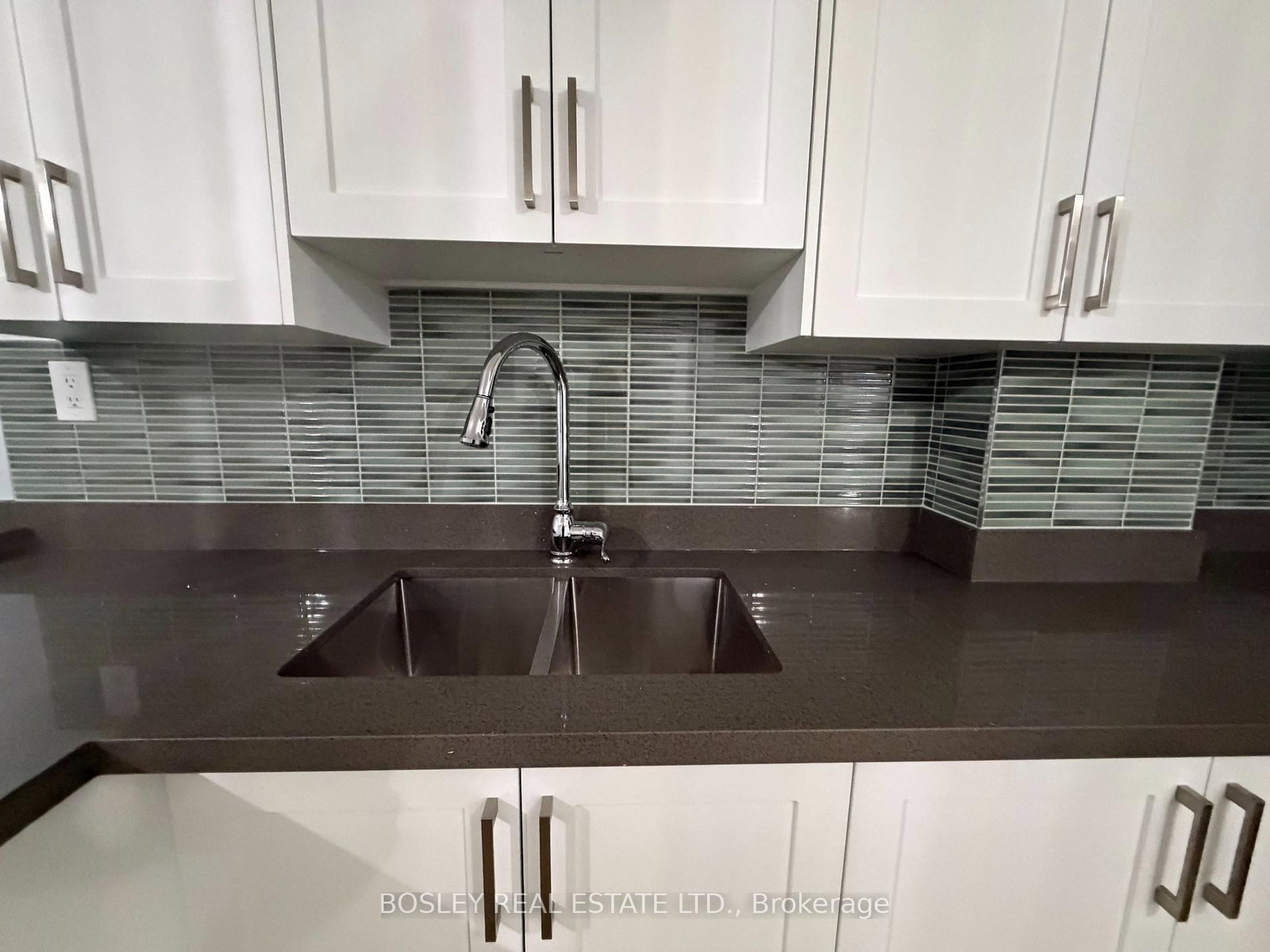 Lower-63 Ernest Ave, Toronto, view 17
