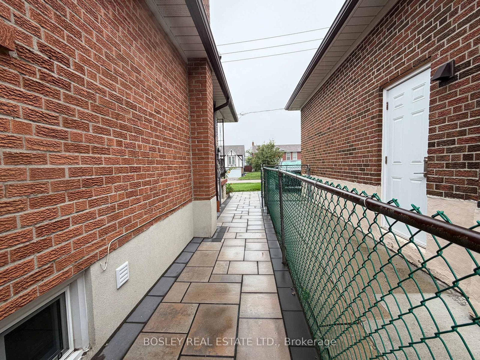 Lower-63 Ernest Ave, Toronto, view 32