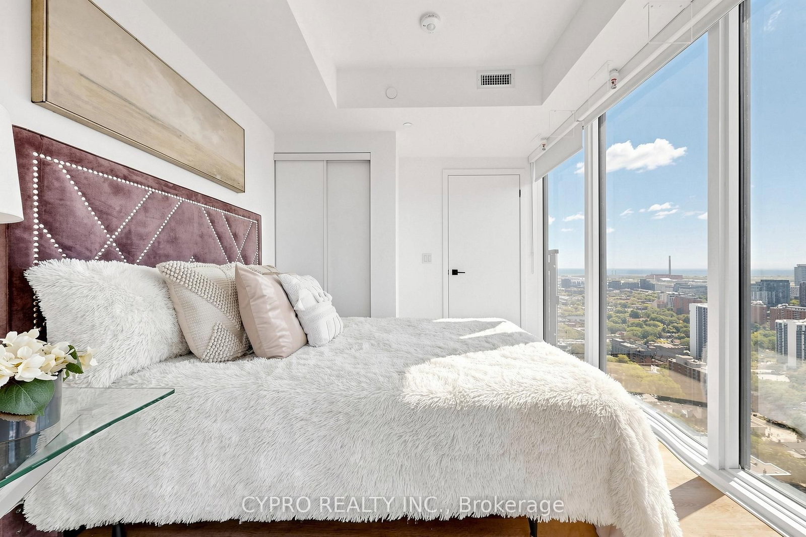 319 JARVIS Street • #3802 • Toronto, ON photo 14