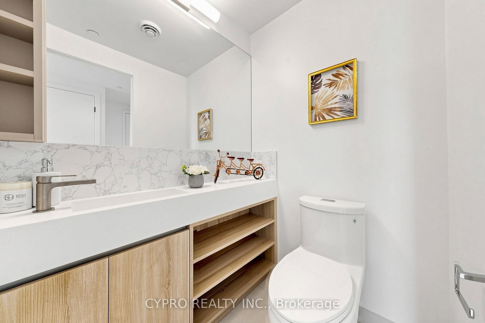 319 JARVIS Street • #3802 • Toronto, ON photo 16
