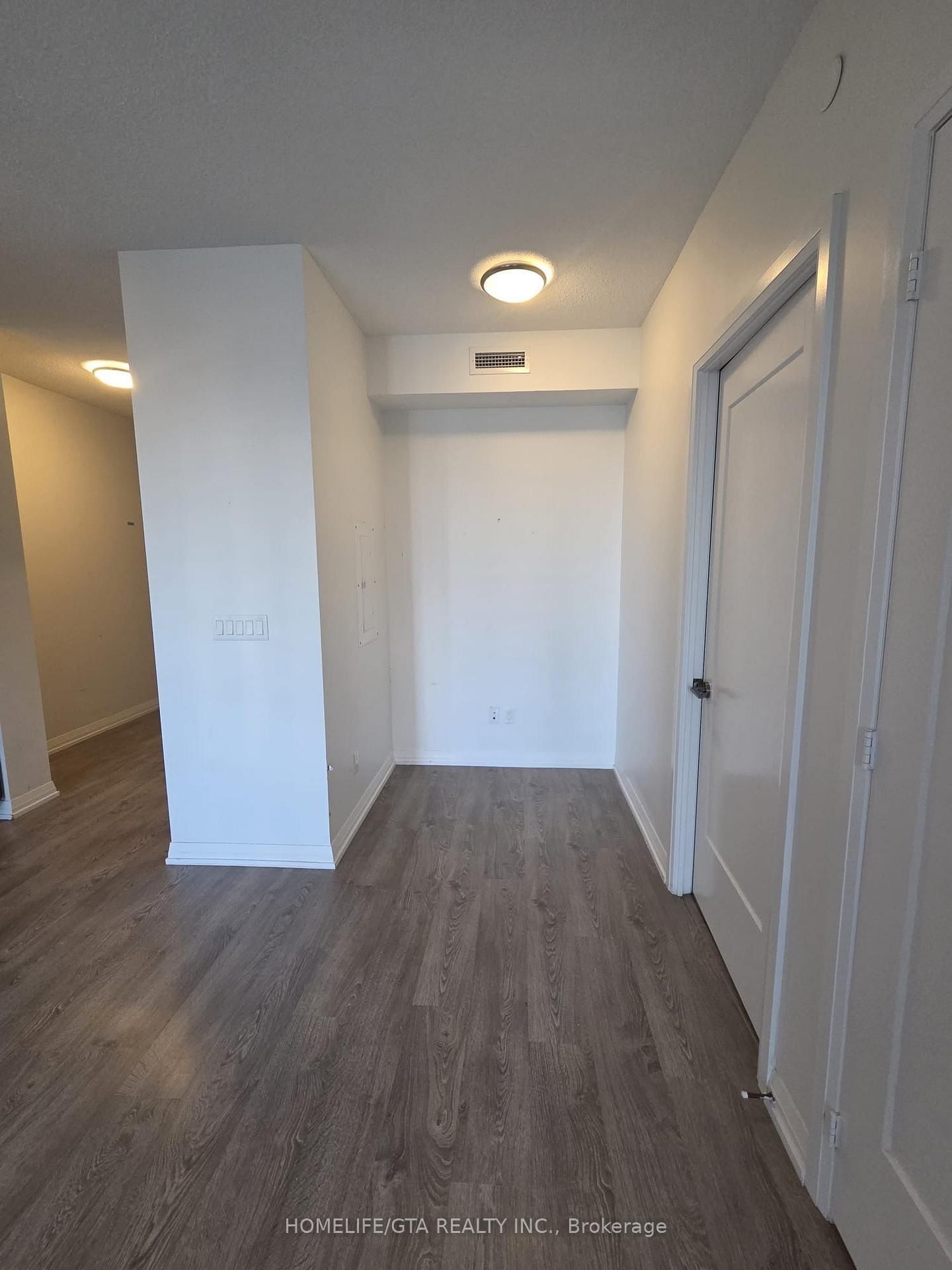 101 Erskine Avenue • #2005 • Toronto, ON photo 11