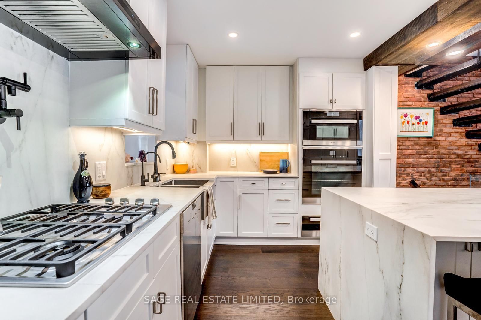 156 Craighurst Avenue • Toronto, ON photo 10