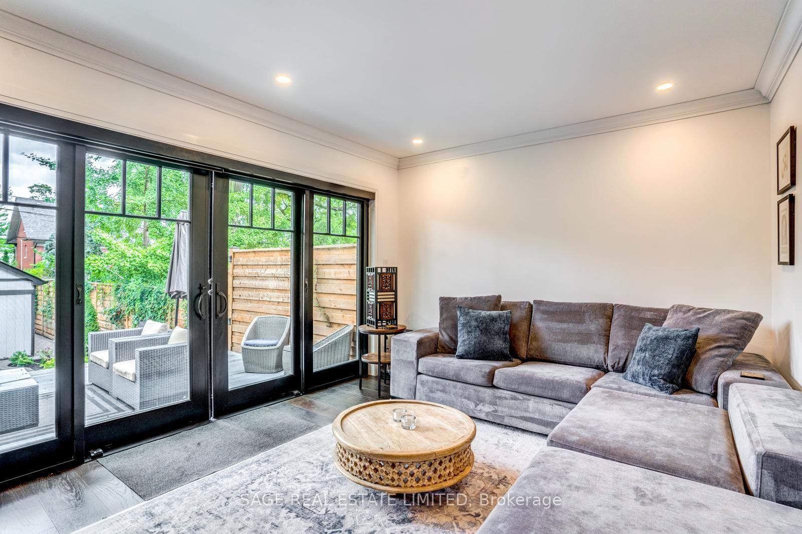 156 Craighurst Avenue • Toronto, ON photo 11