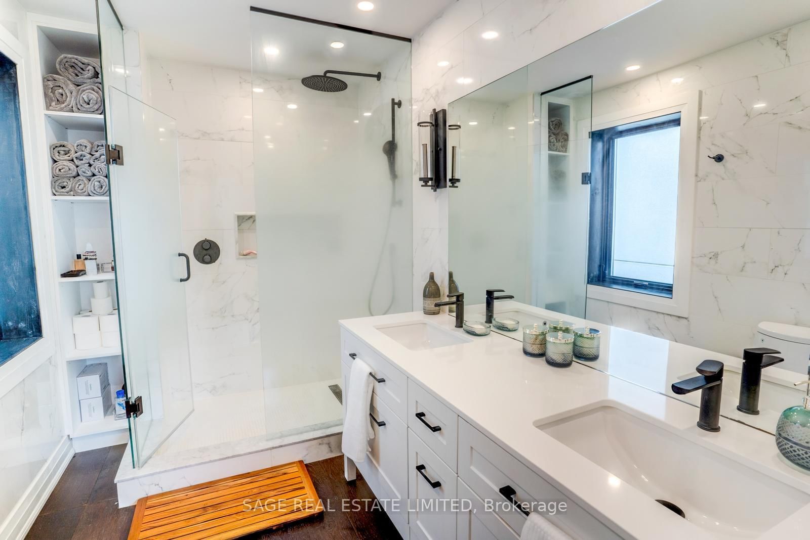 156 Craighurst Avenue • Toronto, ON photo 17