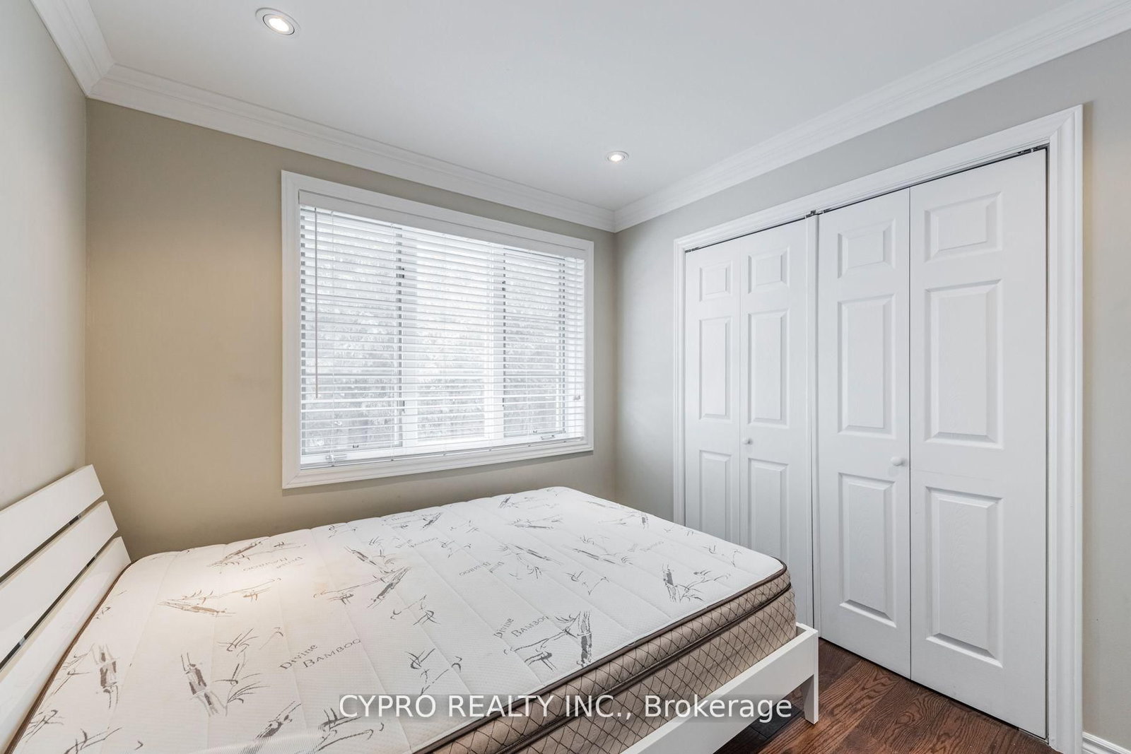 22 Banstock Drive • Toronto, ON photo 8