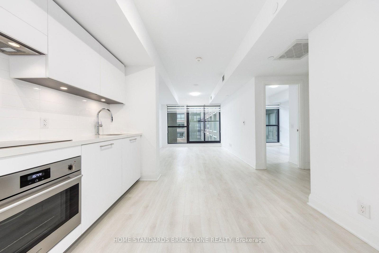 33 Frederick Todd Way • #429 • Toronto, ON photo 9