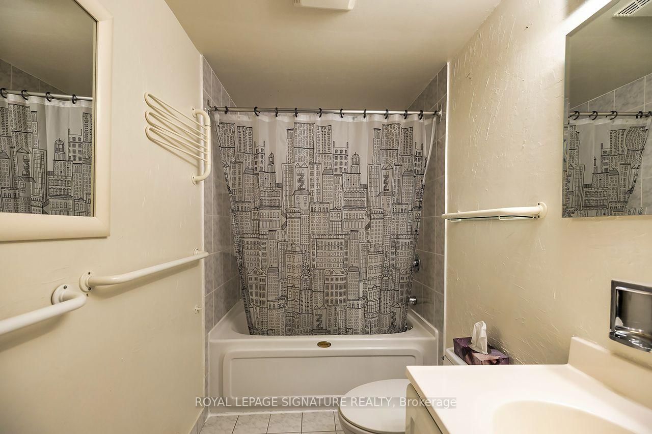 62 Thorny Vineway • Toronto, ON photo 12