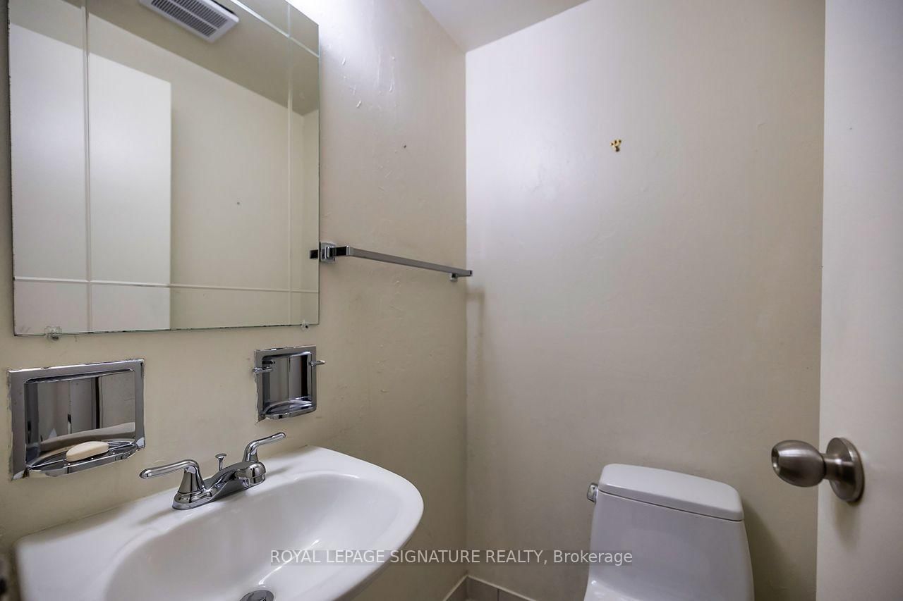 62 Thorny Vineway • Toronto, ON photo 13