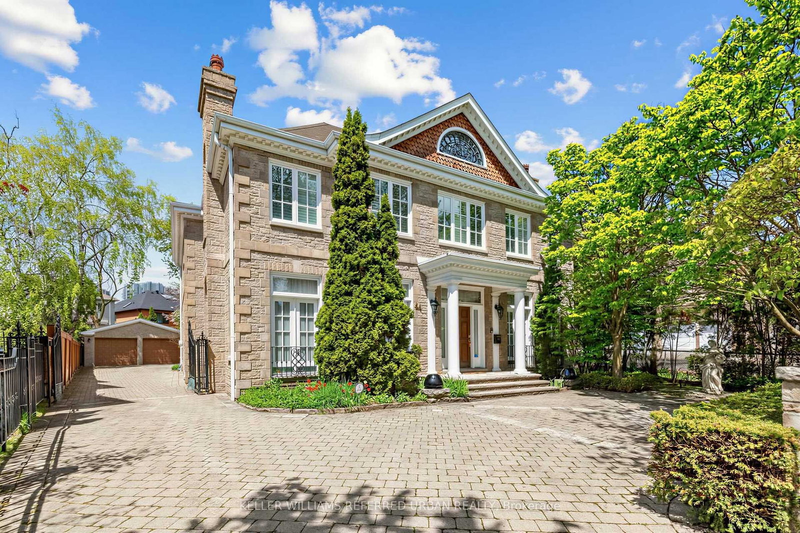 44 Cotswold Crescent • Toronto, ON photo 3
