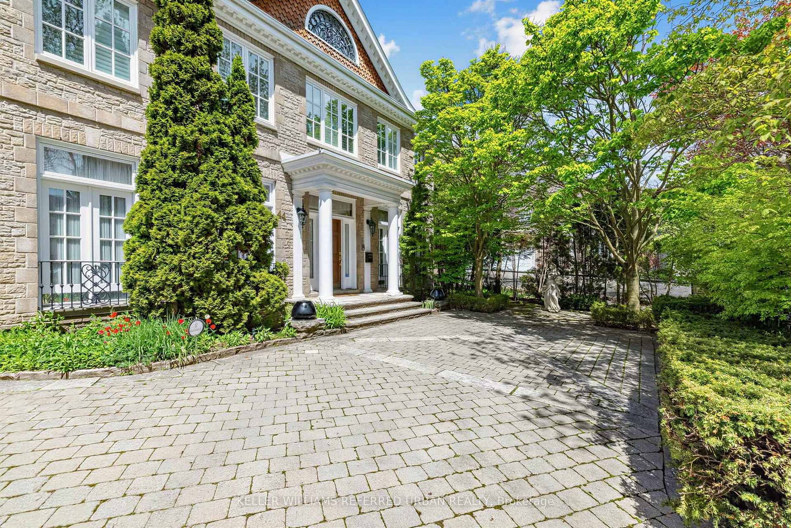 44 Cotswold Crescent • Toronto, ON photo 4