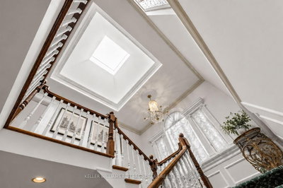 44 Cotswold Crescent • Toronto, ON photo 6