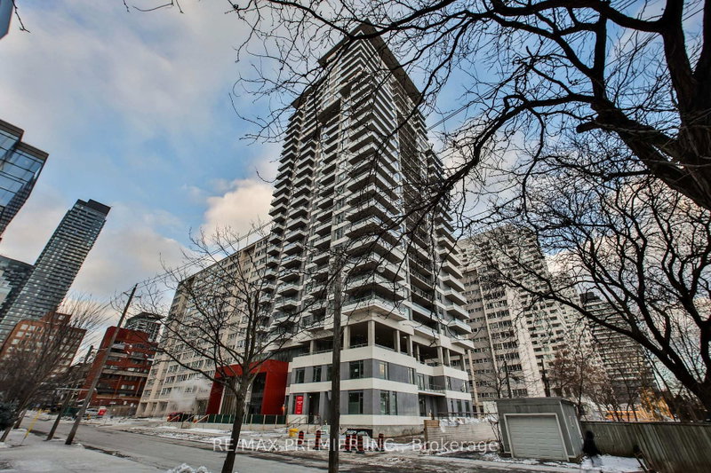 502 - 25 Holly Street
