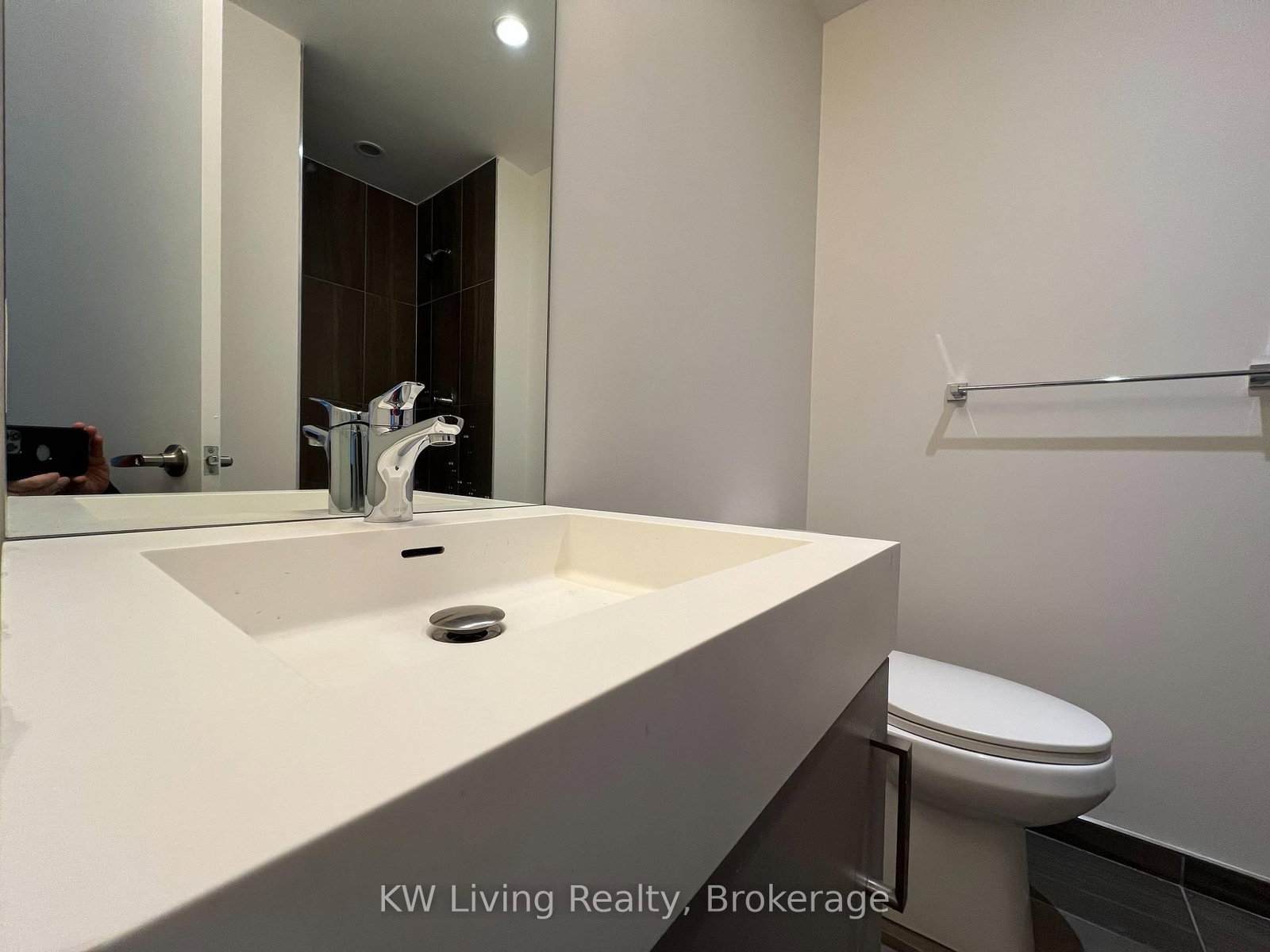 17 Dundonald Street • #1007 • Toronto, ON photo 13
