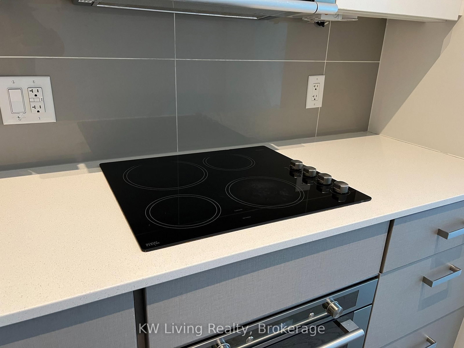 17 Dundonald Street • #1007 • Toronto, ON photo 6