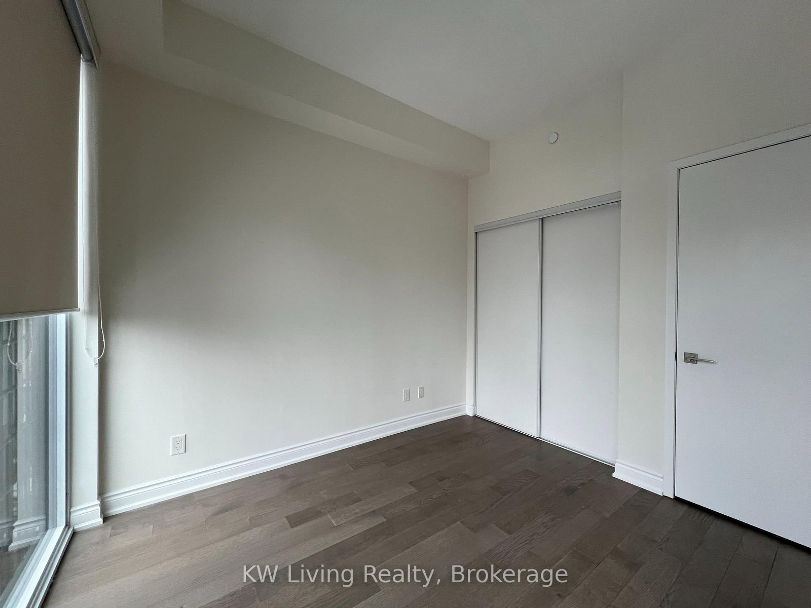 17 Dundonald Street • #1007 • Toronto, ON photo 8