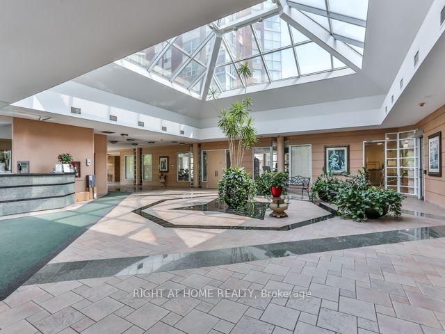 1110 - 5 Concorde Place
