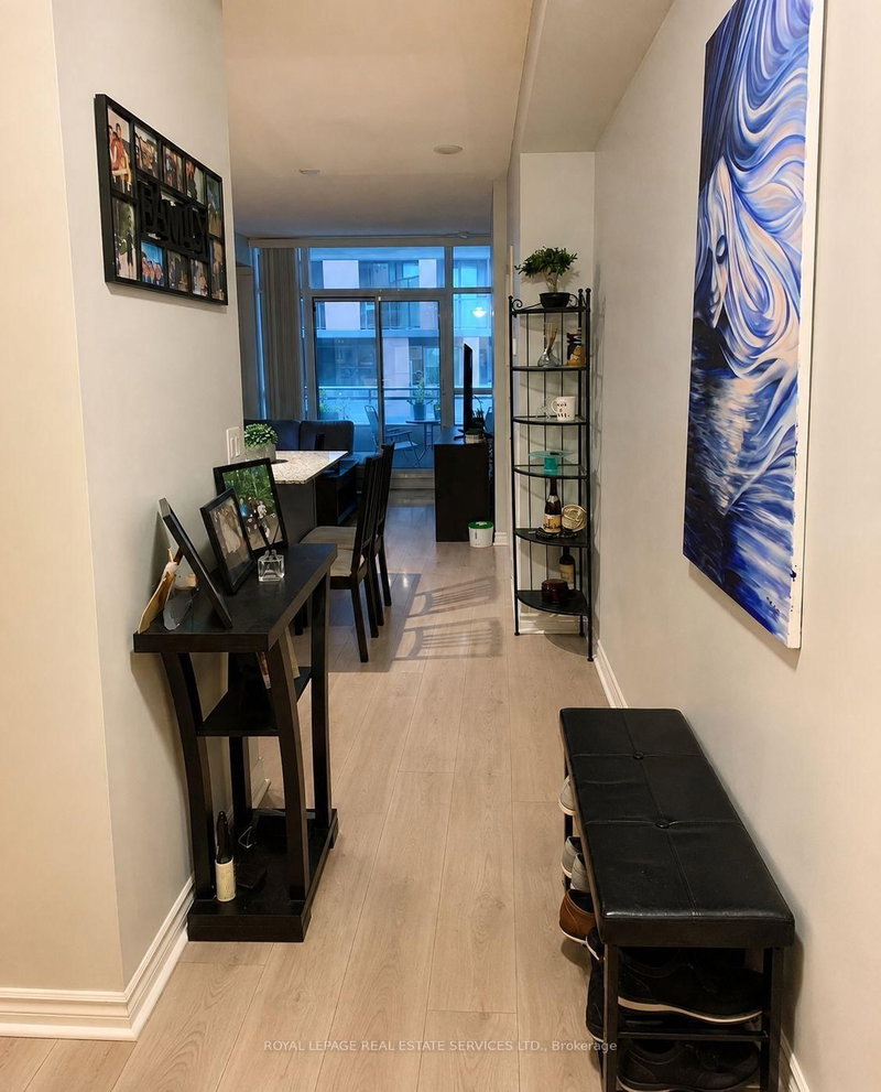402 - 15 Bruyeres Mews