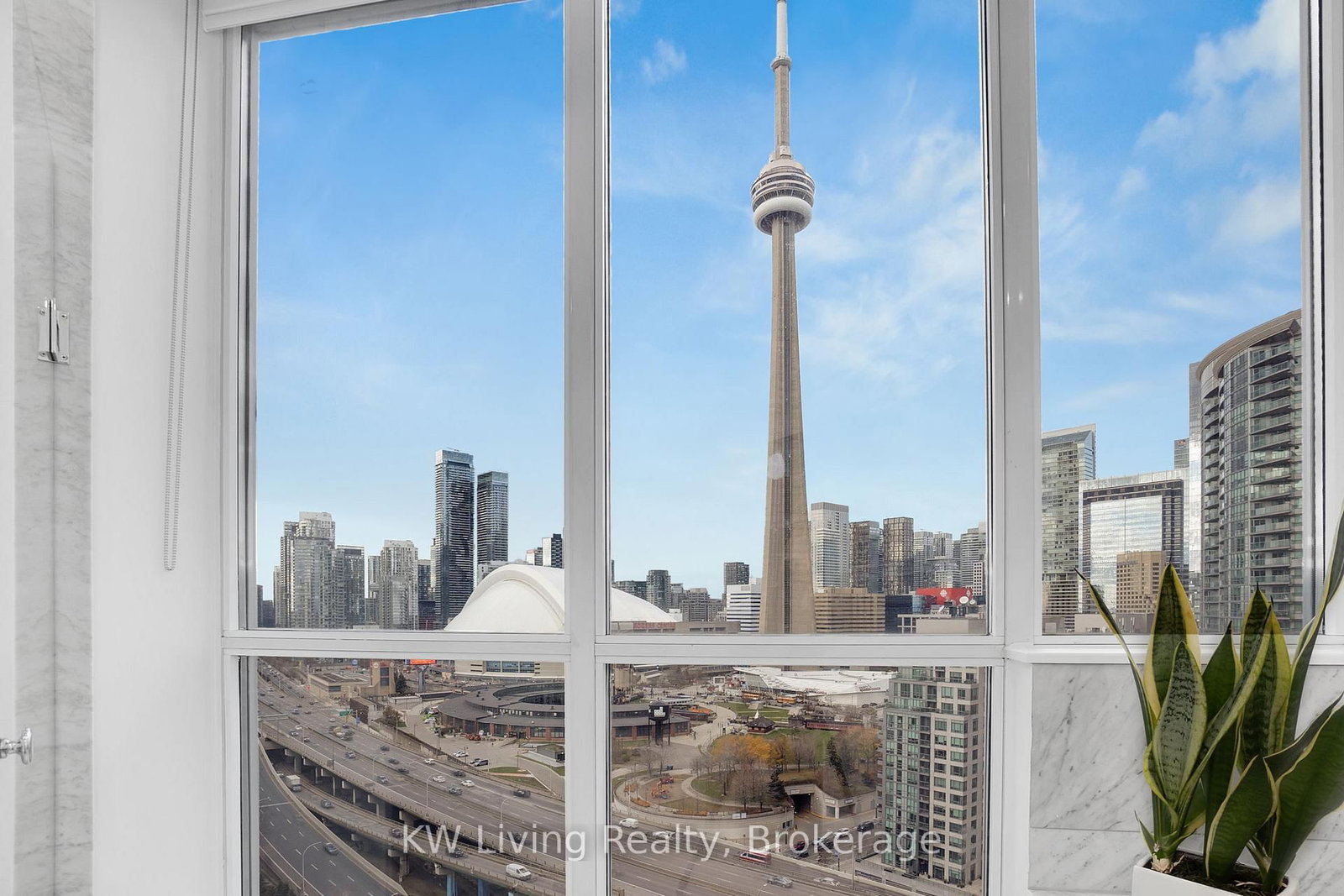 208 Queens Quay W • #2111 • Toronto, ON photo 11
