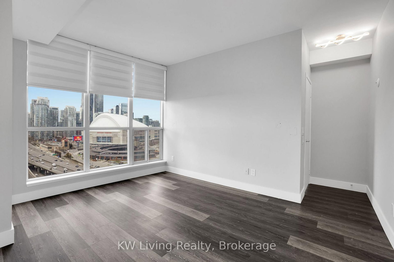 208 Queens Quay W • #2111 • Toronto, ON photo 13