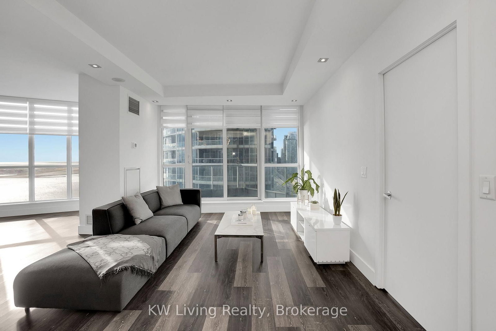 208 Queens Quay W • #2111 • Toronto, ON photo 17