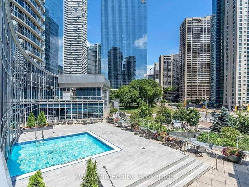 2111 - 208 Queens Quay SW W