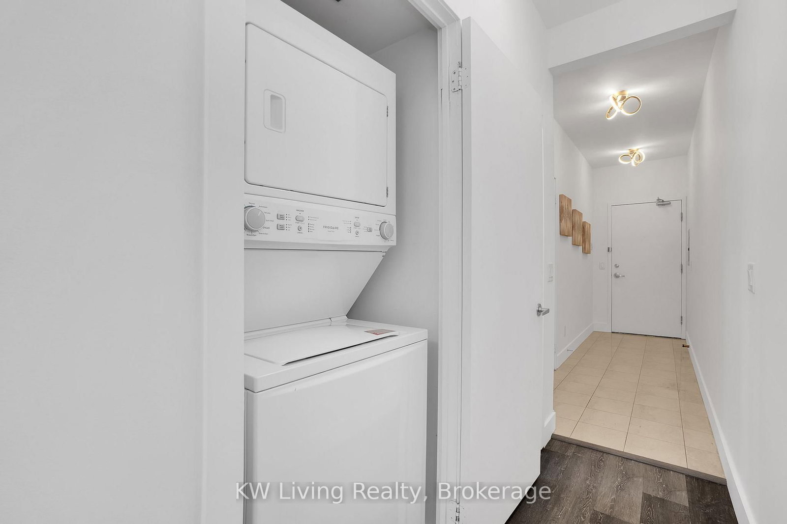 208 Queens Quay W • #2111 • Toronto, ON photo 6