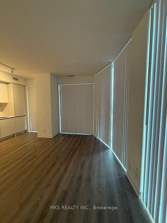 2010 - 180 Front Street E