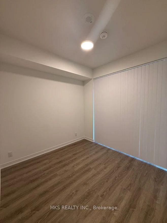 1806 - 180 Front Street E