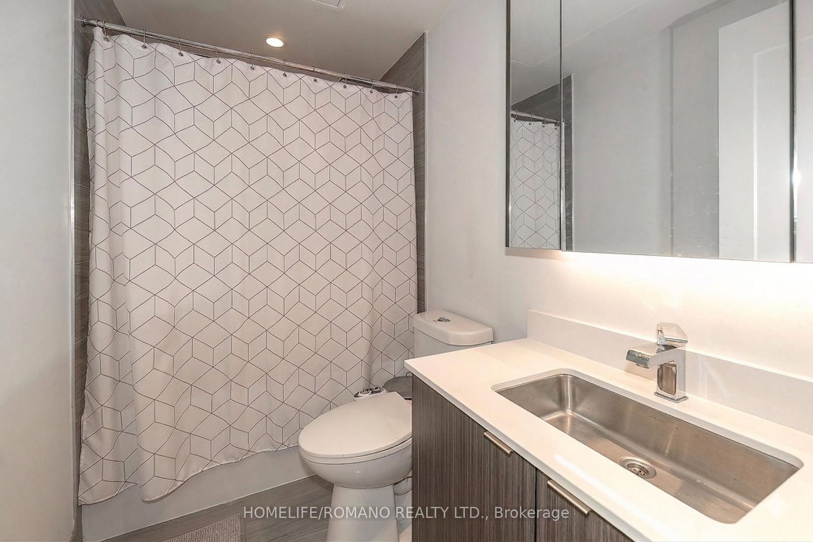 1 Edgewater Drive • #823 • Toronto, ON photo 12