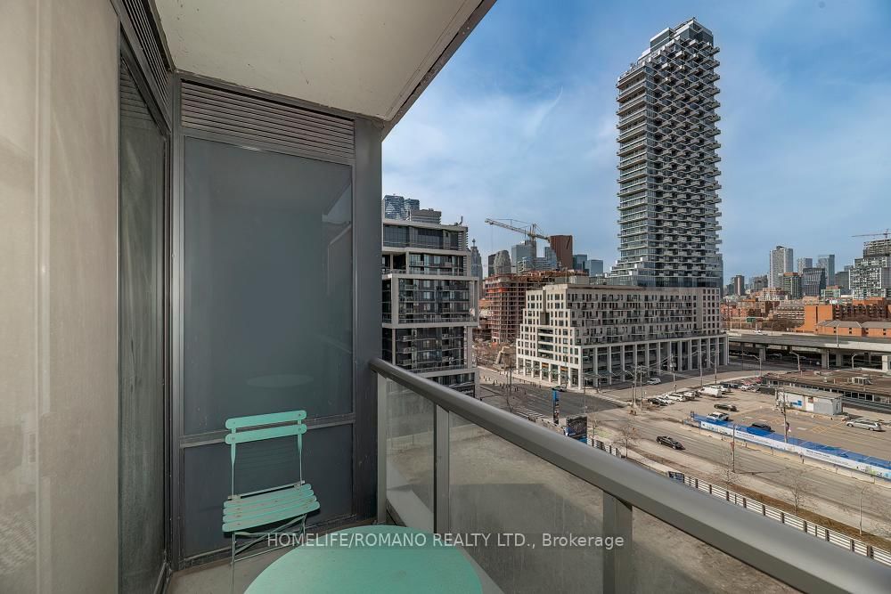 1 Edgewater Drive • #823 • Toronto, ON photo 13