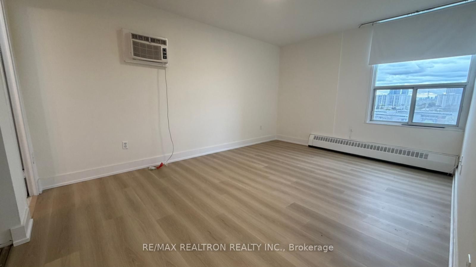 15 Vicora Linkway • #903 • Toronto, ON photo 12