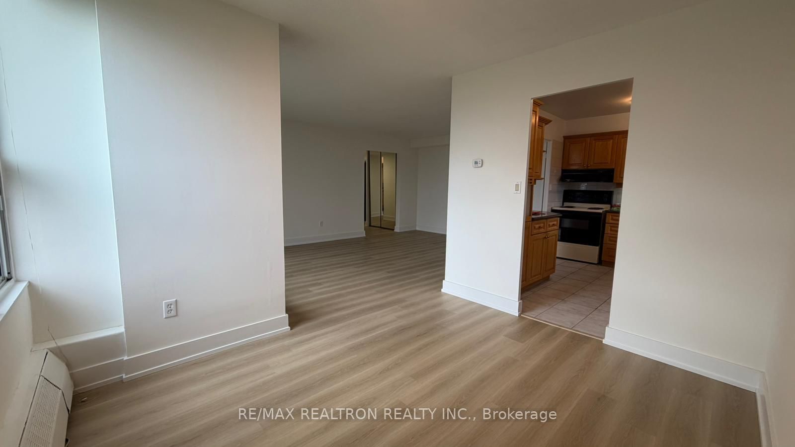15 Vicora Linkway • #903 • Toronto, ON photo 8