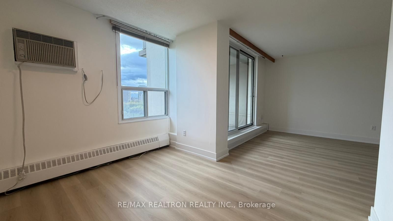15 Vicora Linkway • #903 • Toronto, ON photo 9
