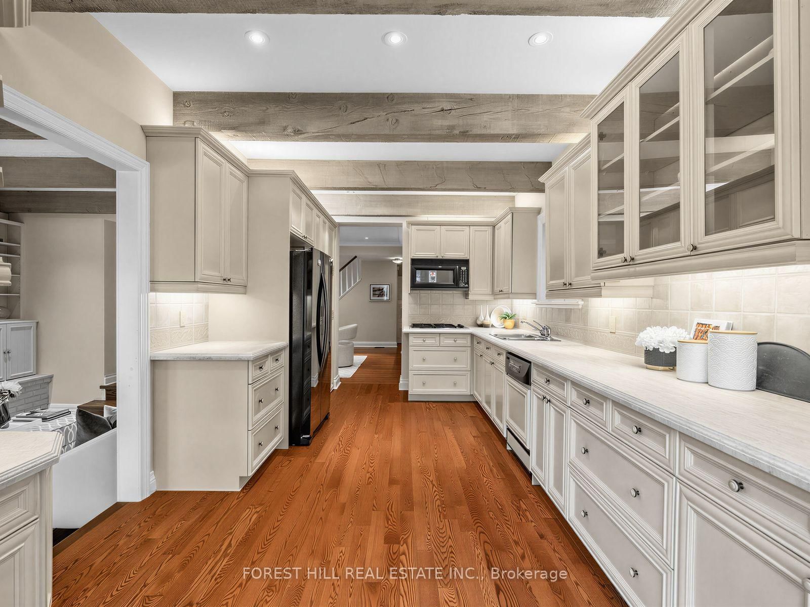 552 St Clements Avenue • Toronto, ON photo 16