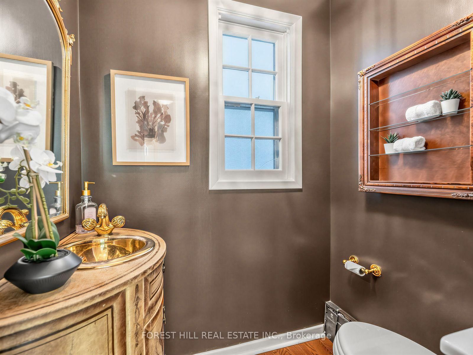 552 St Clements Avenue • Toronto, ON photo 21
